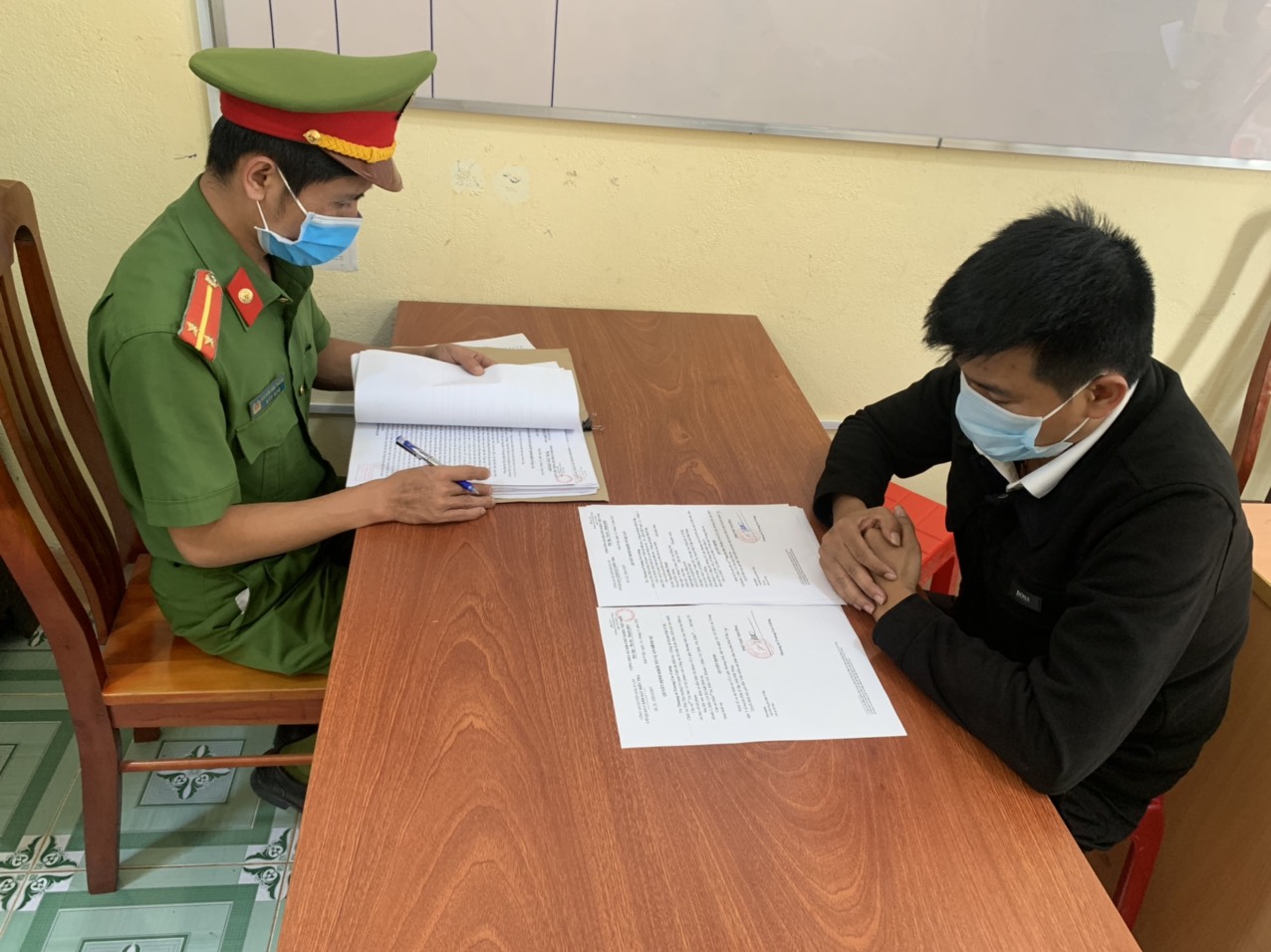 Đắk Nông Khởi tố đối tượng hành hung nhân viên Y tế