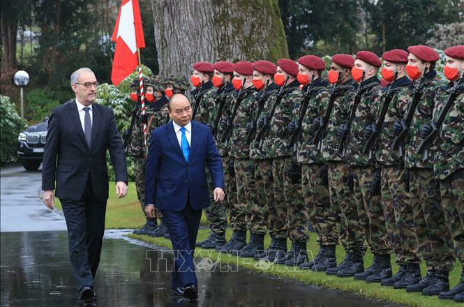 Tổng thống Liên bang Thụy Sĩ chủ trì Lễ đón chính thức Chủ tịch nước Nguyễn Xuân Phúc