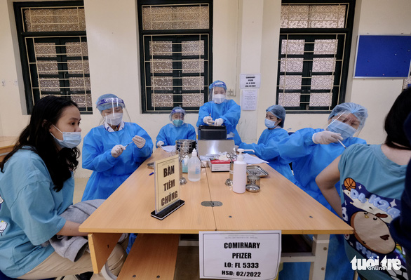 Nên cho trẻ em ăn gì trước và sau khi tiêm vắc xin COVID-19