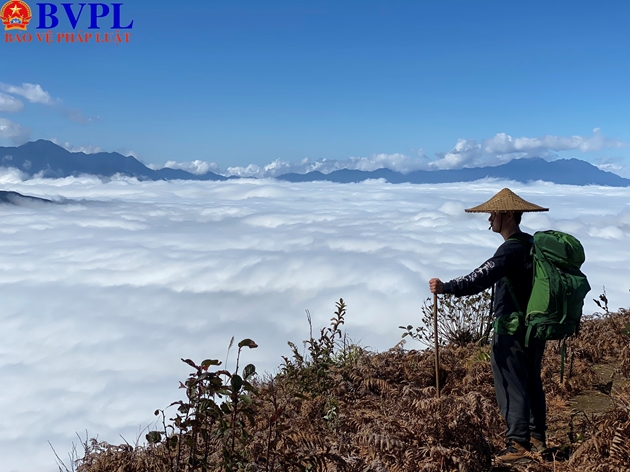 Săn mây trên đỉnh Lảo Thẩn Săn mây trên đỉnh Lảo Thẩn