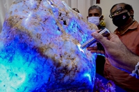 Tìm thấy viên đá sapphire xanh lam lớn nhất thế giới