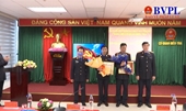 Trao tặng Huy hiệu 30 năm tuổi Đảng cho 2 đảng viên thuộc Đảng bộ Cơ quan điều tra VKSND tối cao