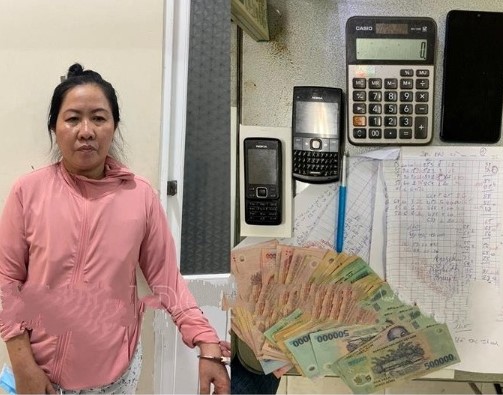 Bắt nữ “chủ lô đề”, thu giữ hàng chục triệu đồng