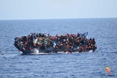 Hơn 160 người di cư chết đuối ngoài khơi Libya