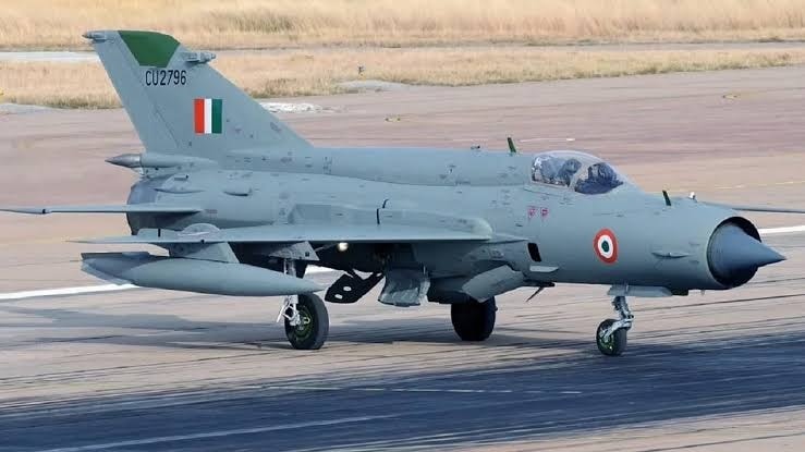 MiG-21 của Không quân Ấn Độ rơi khi huấn luyện gần biên giới Pakistan MiG-21 của Không quân Ấn Độ rơi khi huấn luyện gần biên giới Pakistan