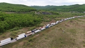 Trung Quốc đóng cửa 4 5 cửa khẩu, xe tải ùn ứ xếp hàng dài ở biên giới Trung-Nga