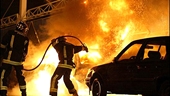 Cả ngàn ô tô bị đốt cháy trong đêm giao thừa ở Pháp