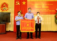 VKSND tỉnh Tiền Giang vinh dự đón nhận Cờ thi đua của Chính phủ
