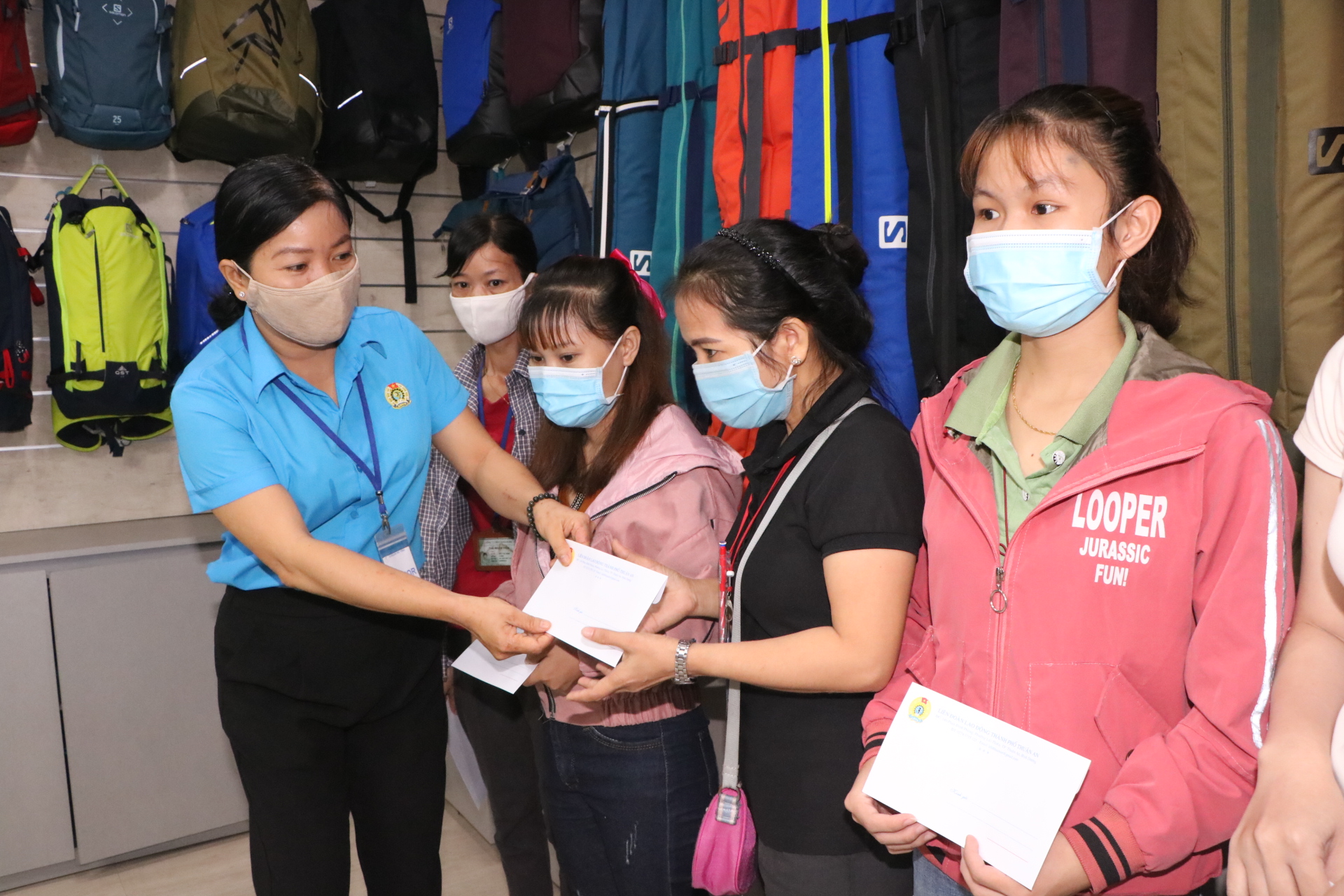 Gần 44 triệu lượt người lao động được hỗ trợ trong năm 2021