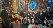 Bất chấp lệnh cấm 39 nam, nữ bay lắc tại quán karaoke Điểm Hẹn