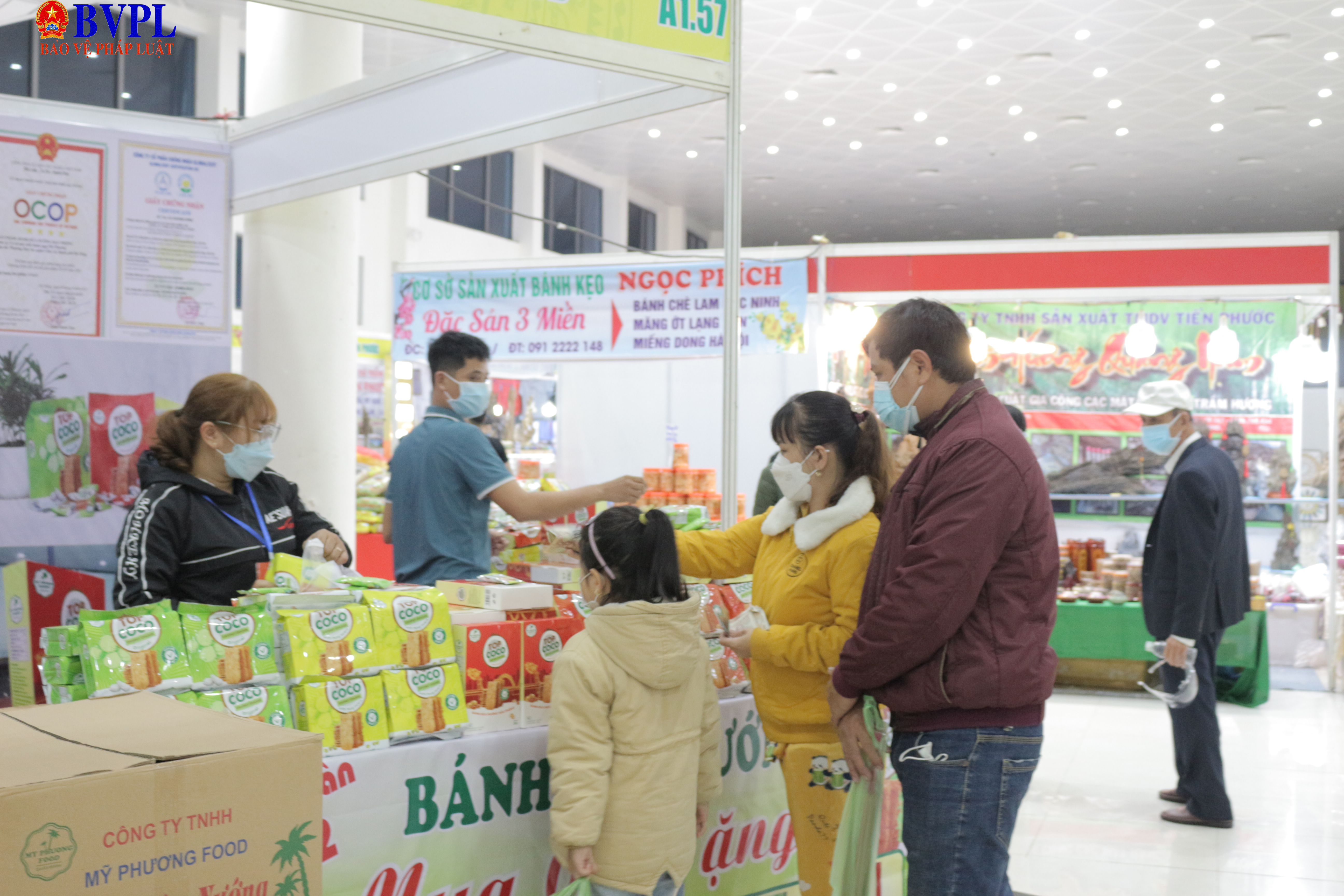 Đi “Hội chợ Xuân Đà Nẵng 2022” mua sắm Tết