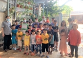 VKSND huyện Chư Sê tặng quà Tết trẻ em mồ côi, cơ nhỡ, khuyết tật