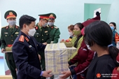VKSND tỉnh Thừa Thiên Huế phối hợp tổ chức Chương trình “Tết thắm tình quân dân”