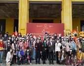 Quảng Ninh đón đoàn khách du lịch xông đất đầu năm mới