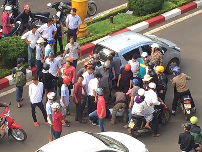 Va chạm giao thông, thanh niên nổi máu côn đồ rút dao đâm tử vong lái xe