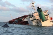 Tàu cá chìm giữa Đại Tây Dương, 21 người chết, mất tích