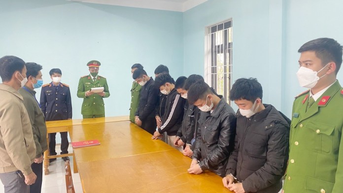 Thách thức đánh nhau, 7 đối tượng bị khởi tố