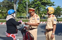 Cảnh sát giao thông mặc thường phục có được dừng xe để xử phạt vi phạm