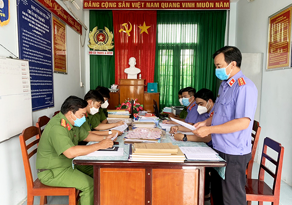 VKSND huyện Chợ Mới trực tiếp kiểm sát tại Nhà tạm giữ Công an huyện Chợ Mới