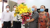 Trưởng Ban Tuyên giáo Trung ương Nguyễn Trọng Nghĩa thăm, chúc mừng nhân Ngày Thầy thuốc Việt Nam