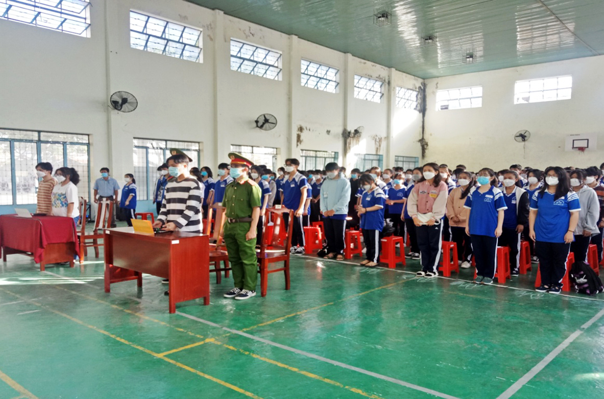 VKSND thành phố Rạch Giá tổ chức phiên tòa giả định tuyên truyền pháp luật