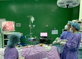 Phẫu thuật nội soi cắt bỏ khối u lớn ở vùng cổ cho bệnh nhân