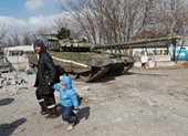 Hơn 130 000 dân kẹt ở thành phố Mariupol bị bao vây, Nga, Ukraine mở hành lang nhân đạo