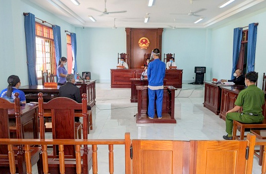 Kiểm sát viên đấu trí, buộc đối tượng phải cúi đầu nhận tội