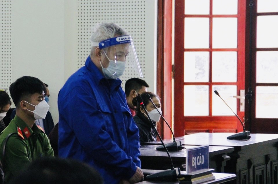 Kẻ rút súng bắn gục 2 người trước cổng căn biệt thự lĩnh án tù chung thân