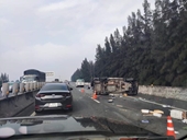 Xe chở Phó Chủ tịch UBND TP HCM gặp tai nạn trên cao tốc Trung Lương