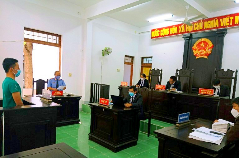 Trộm 2 con bò, nhận 15 tháng tù