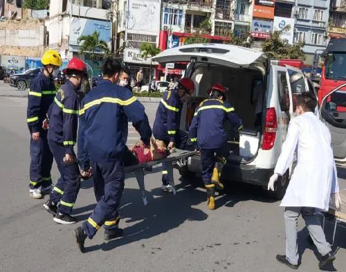 Nạo vét cống ngầm, 4 nam công nhân bị ngạt khí gas