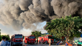Cháy lớn tại công ty thu gom vải vụn và phế liệu ở huyện Nam Sách, Hải Dương