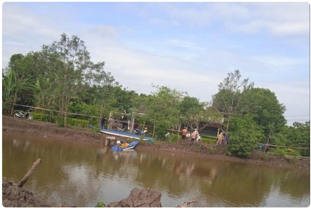 Cà Mau 3 người trong gia đình tử vong trên vũng máu