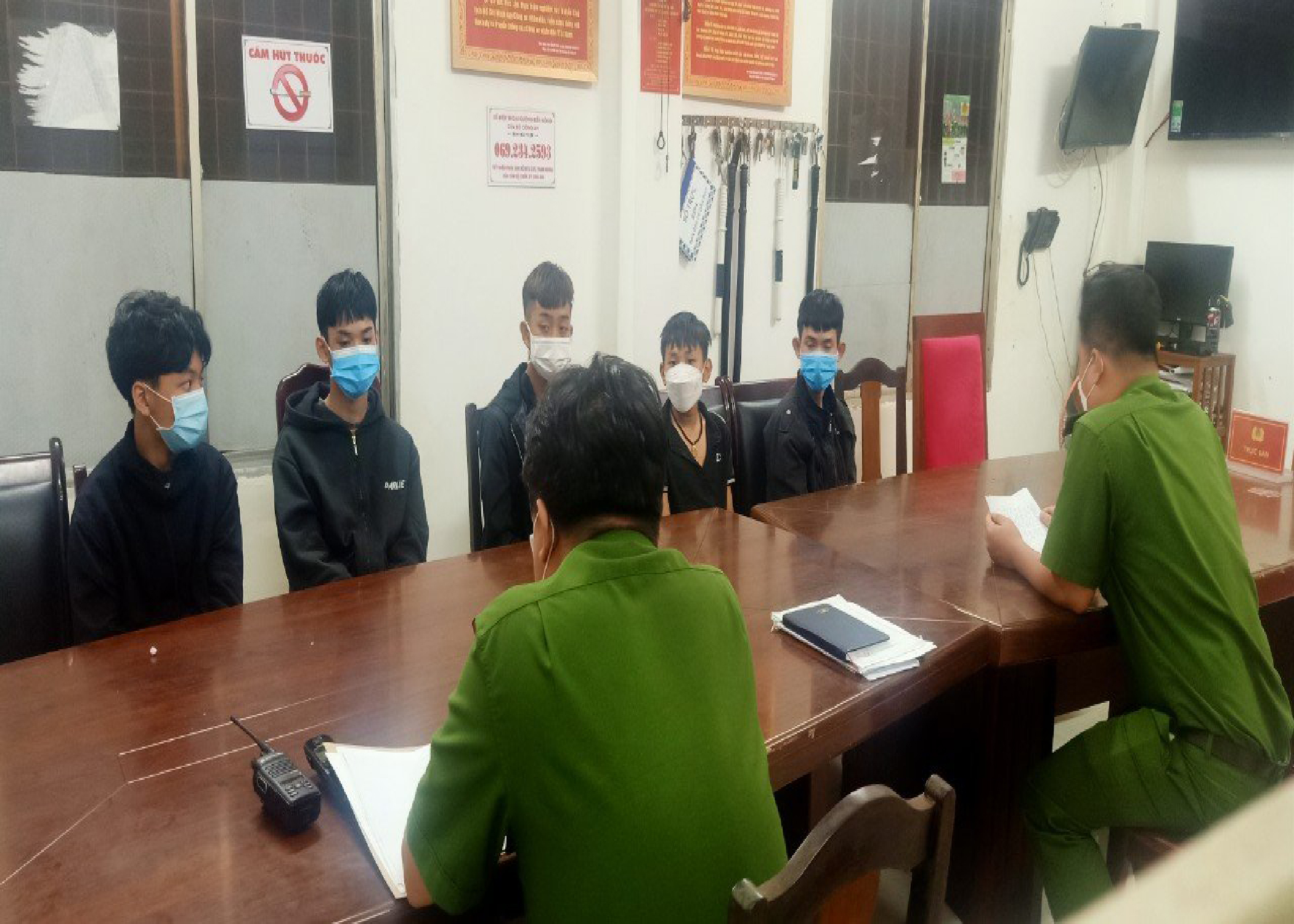 Nhóm tuổi teen chuyên dàn cảnh để cướp xe máy ở Đà Nẵng