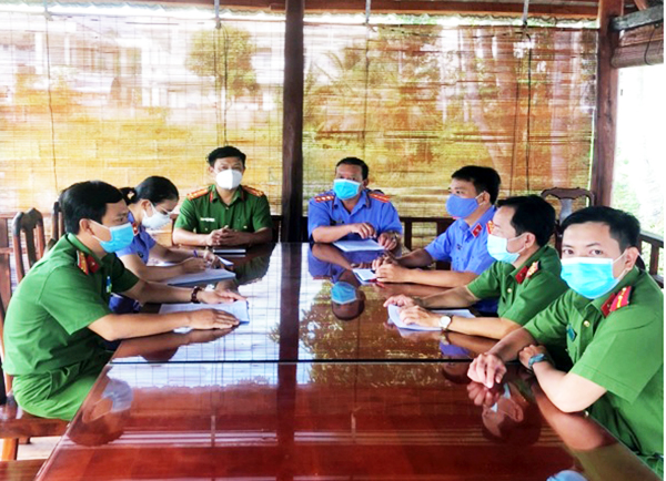 Trực tiếp kiểm sát Nhà tạm giữ Công an huyện Tân Hiệp