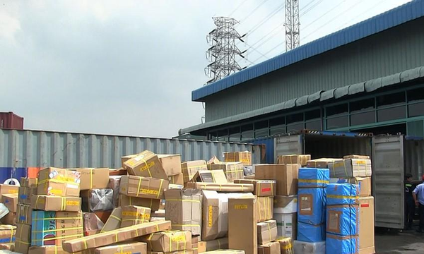 Tòa xử phạt 2 tỉ đồng tội trốn thuế, Viện kiểm sát kháng nghị xử phạt tội buôn lậu