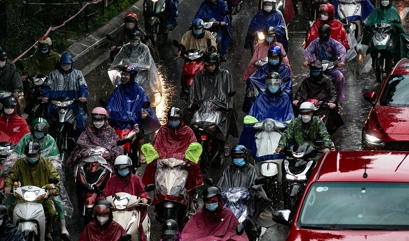 Miền Bắc mưa dông, nhiệt độ giảm sâu