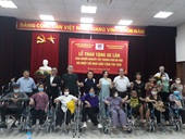 Hà Nội  Trao tặng 60 chiếc xe lăn cho người khuyết tật