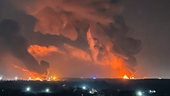 Kho dầu Nga gần biên giởi Ukraine bùng cháy dữ dội giữa đêm