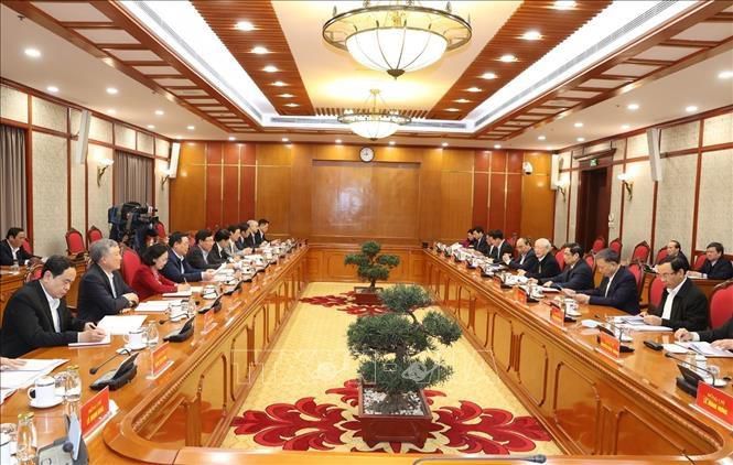 Bộ Chính trị, Ban Bí thư kỷ luật nhiều nguyên lãnh đạo tỉnh Bình Thuận