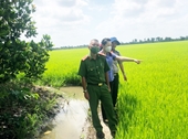 VKSND huyện Cai Lậy tham gia kiểm sát việc cưỡng chế kê biên quyền sử dụng đất