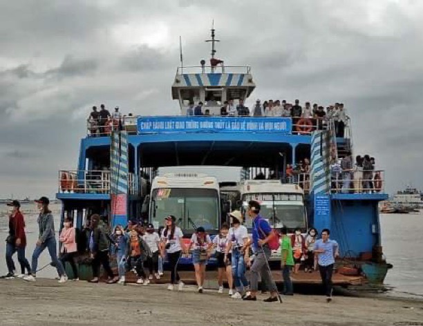 Hải Phòng tạm dừng xe con, xe tải sang Cát Bà trong dịp nghỉ lễ và ngày cuối tuần