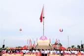 Trang nghiêm Lễ thượng cờ bên dòng Hiền Lương - Bến Hải