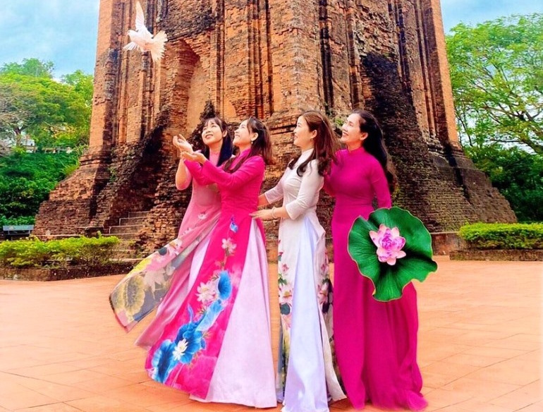 Công đoàn VKSND tỉnh Phú Yên đạt giải tại cuộc thi ảnh “Áo dài qua miền di sản Phú Yên”