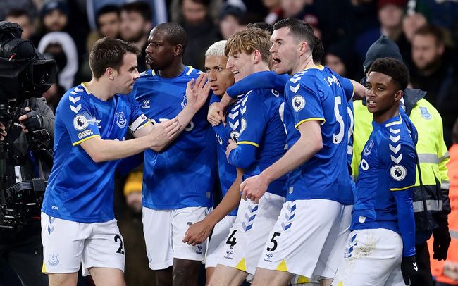 Bất ngờ thắng Chelsea, Everton tiếp tục nuôi hi vọng trụ hạng