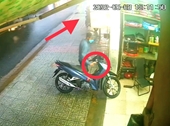 CLIP Chủ nhà ngã sấp mặt khi đuổi bắt đối tượng trộm xe máy