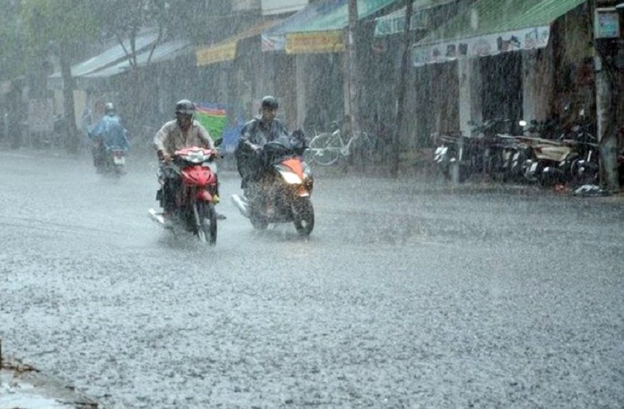 Miền Bắc nhiều nơi có mưa rào, gió giật mạnh