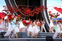 Lễ hội Hoa Phượng Đỏ 2022 rực rỡ sắc màu