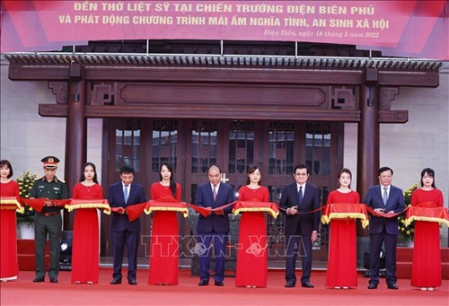 Chủ tịch nước Nguyễn Xuân Phúc dự lễ khánh thành Đền thờ Liệt sĩ tại chiến trường Điện Biên Phủ